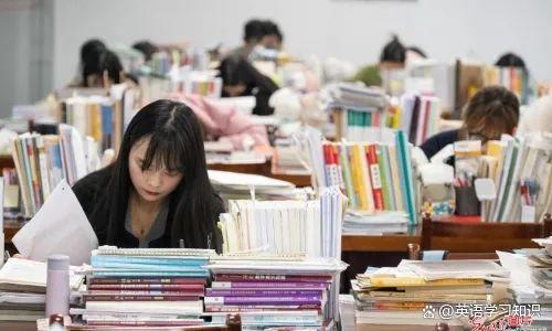 每	天学五句英语